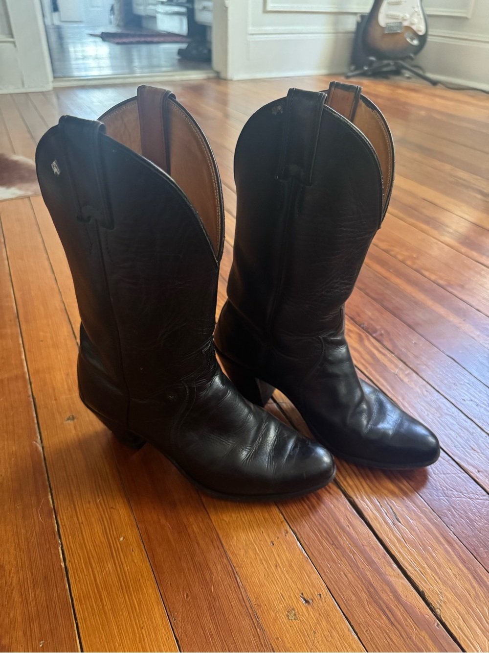 Justin’s Genuine Leather Cowgirl boots - black women’s 7